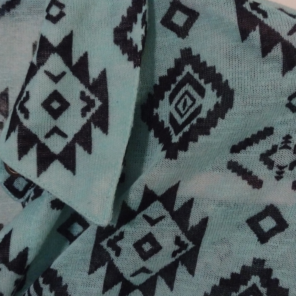 Button-Down Top - Picture 3 of 8